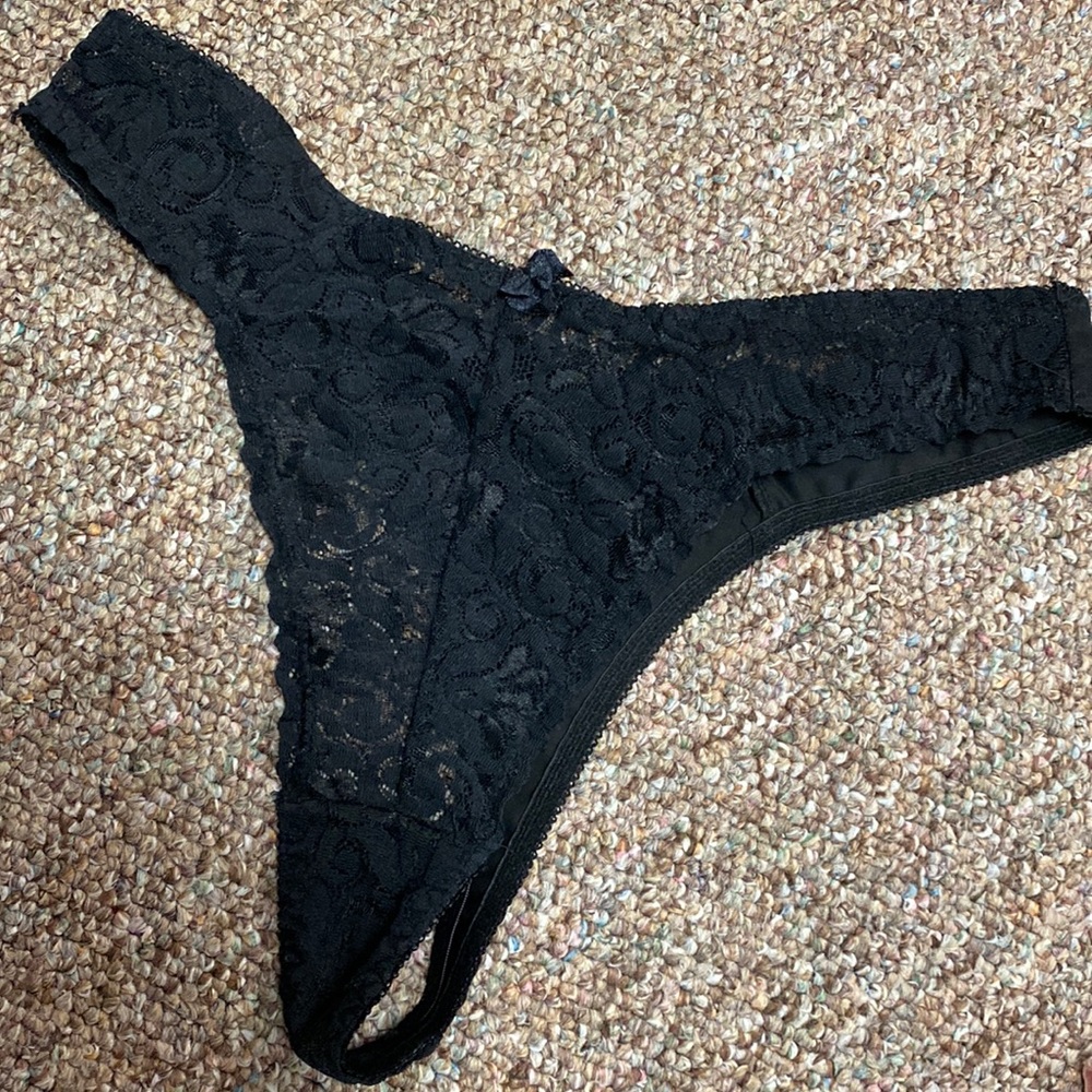 2 tagless black lace thongs - Large NWNT